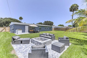 Beach House with Outdoor Kitchen, Walk to Coast